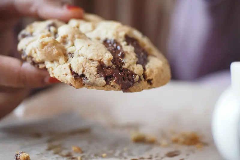 Cookies géants, épais et fondants à cœur